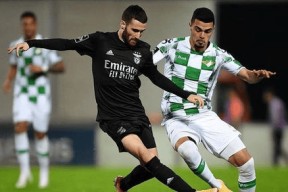 爱游戏官方入口 -包含浙江队训练开放日，国际比赛日造点机会引欢呼，葡超在即，阵容厚度经受考验的词条