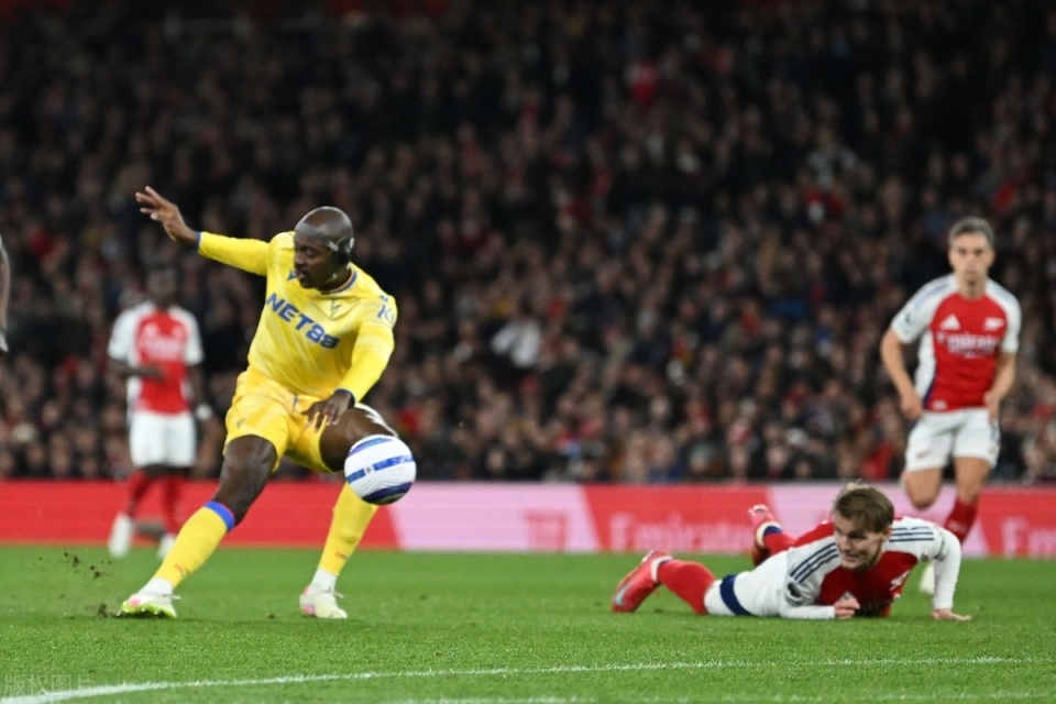 赛后阿森纳备战法甲，防线松动细节曝光，震撼外界，数据趋势出现新变化 