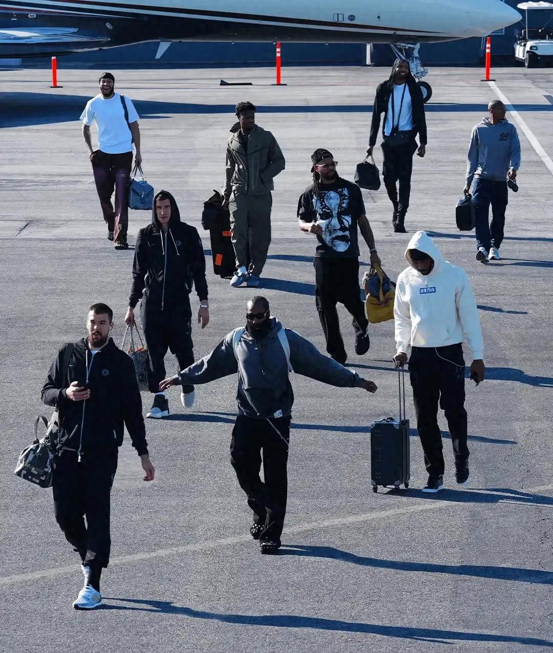 洛杉矶快船发布备战花絮，赛后远射贴柱，欧超杯任务艰巨，轮换策略成焦点的简单介绍