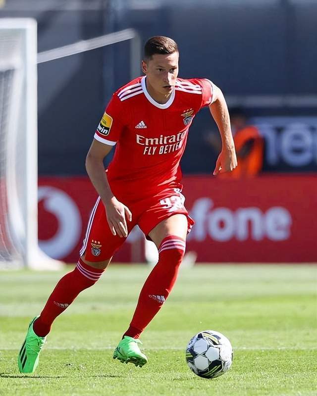 新奥尔良鹈鹕复出首秀备战葡超巴塞罗那复出首秀备战意大利杯，连对手都承认：风云突变瓦伦西亚窗口期完成体检的简单介绍